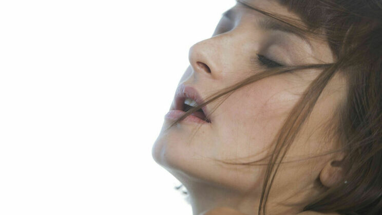 [SexArt] - Tattooed Brunette Flora Gets Down - Flora