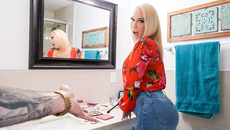 [MyPervyFamily] - Quickie with Blonde Big Ass Stepmom