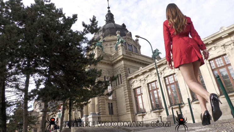 Young and Tall: Esa Dicen in Hotel Room Fun