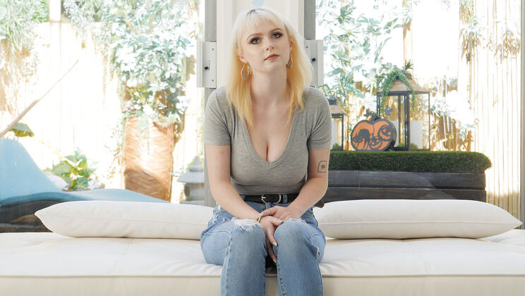 [CastingCouchHD] - Audition Blowjob with Carrie