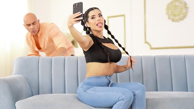 Latina Big Ass and Big Tits Ride