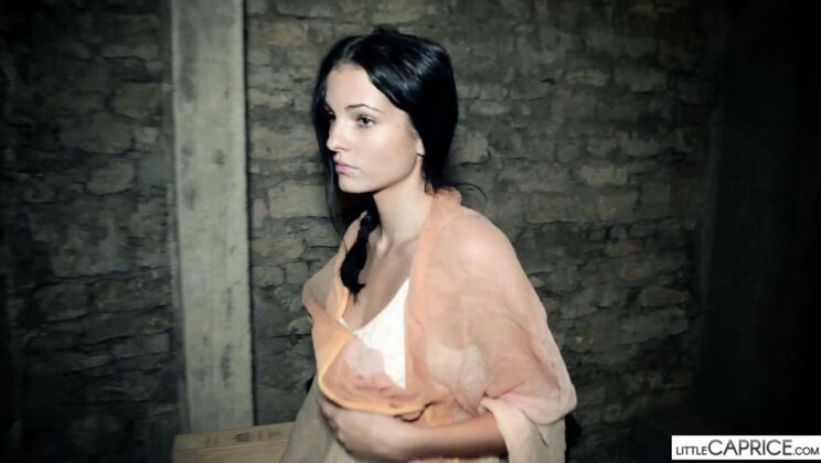 [CapriceDivas] - Sapphira's Natural Tits Bounce During Solo Play - Sapphira