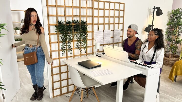 [CrazyCollegeGFs] - Piano Lesson Turns into Hardcore Cowgirl Ride - Juan Lucho - Barbie Rous