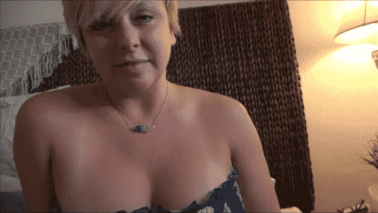 [MomComesFirst] - PAWG Stepmom Gives Dirty POV Blowjob - Brianna Beach