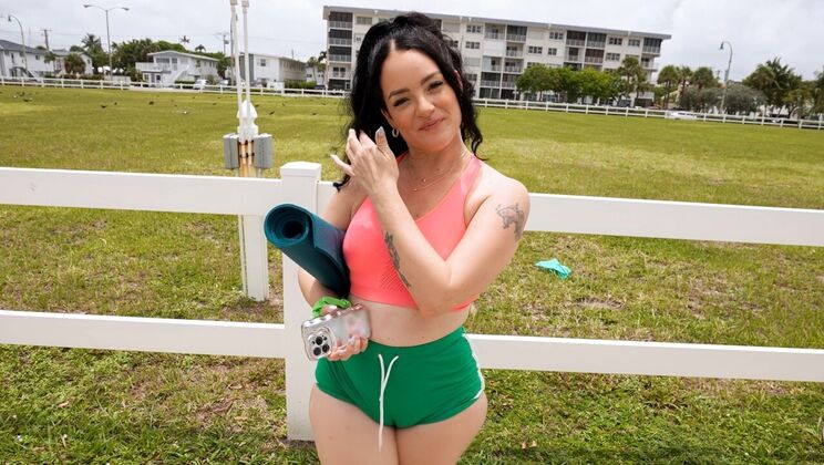 Girl With a Huge Backside - Rocket Powers