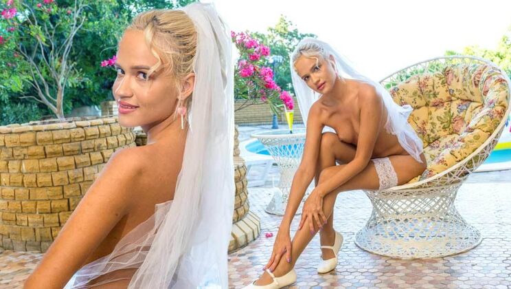 [ClubSweethearts] - Long Hair Blonde European in Lingerie - Novella Night