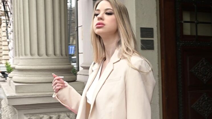 Rich White Wife Sladyen Skaya Gets DP and More with Her Driver