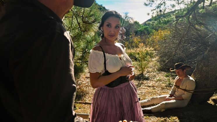 [DigitalPlayground] - Gold Diggers 2: Tattooed Man & Latina In Stockings Fuck - Vicki Chase - Scott Nails