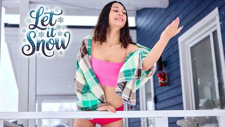 [ClubSweethearts] - Shaved Brunette Roxy Masturbates with Small Tits in Snow - Roxy Muray