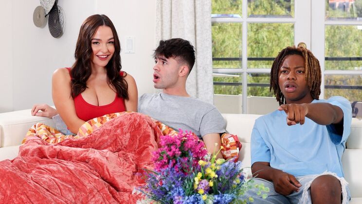 Big Tits Brunette Rissa May Sucks and Rides Enzo East
