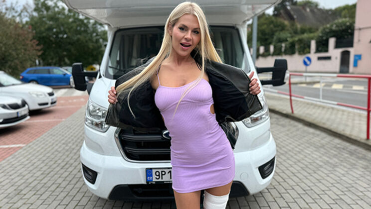 RV Rehab: Blonde Zlata Shine Needs More Than First Aid