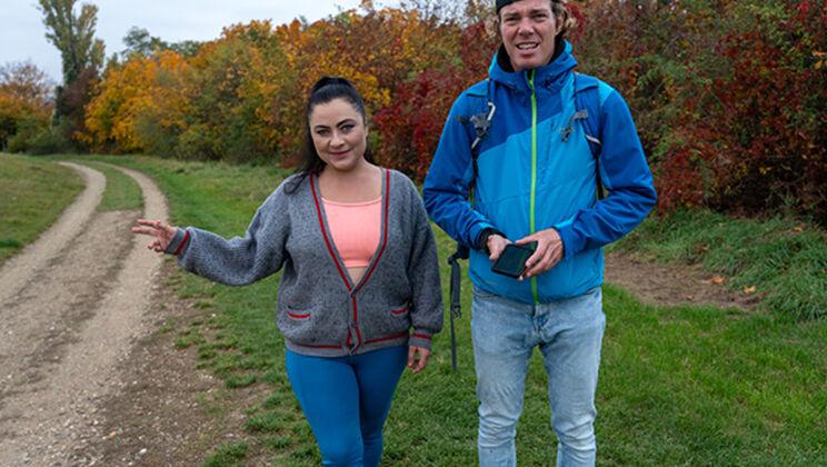 Big Tits Jennifer Mendez Helps Lost Hikers and Gets Fucked Outdoors
