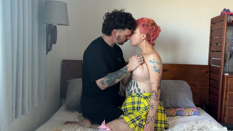 Kissing You with Jesse & Lola – Tattoo & Piercing Fun