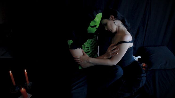 Anneke & Sade Vanilla Halloween Cuddling