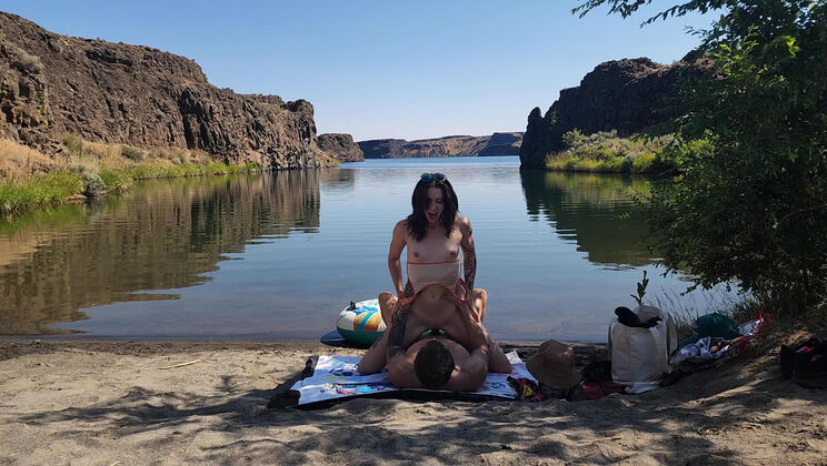 Mermaid In The USA: Laughing and Kissing with Rey & Storm