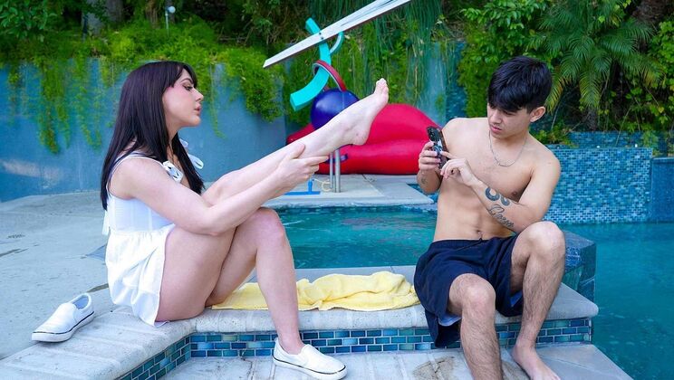 Stepbrother Blake Bullet Fucks Stepsister Whitney Wright Over Feet Pics